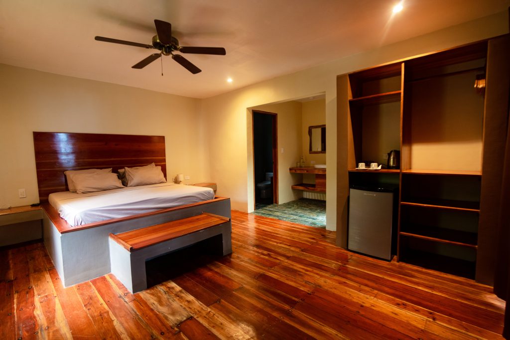 Room (2)